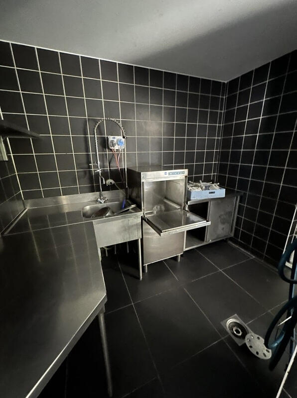 Local commercial - 175 m²