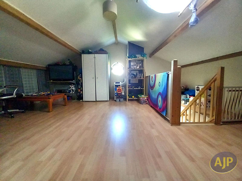 Maison - 137 m² - 7 pièces