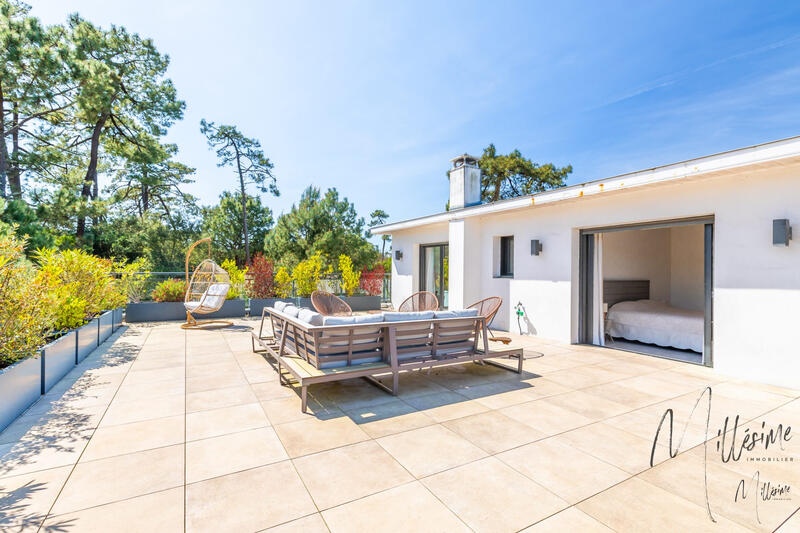 Maison contemporaine - 400 m² - 7 pièces