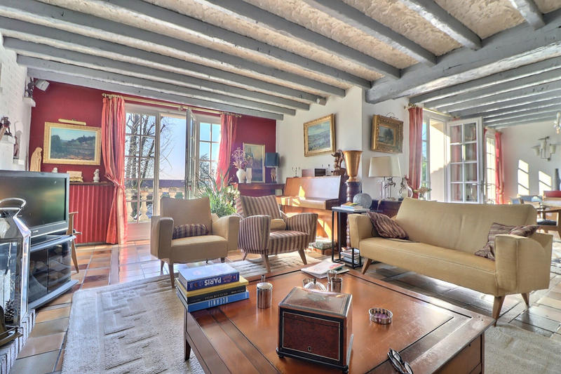 Maison - 255 m² - 8 pièces