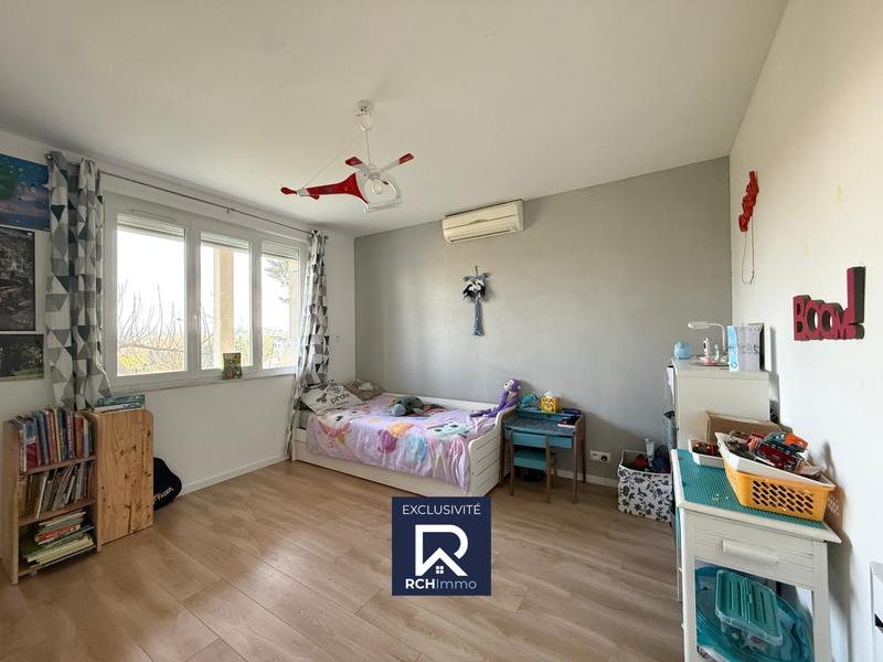 Maison traditionnelle - 266 m² - 10 pièces