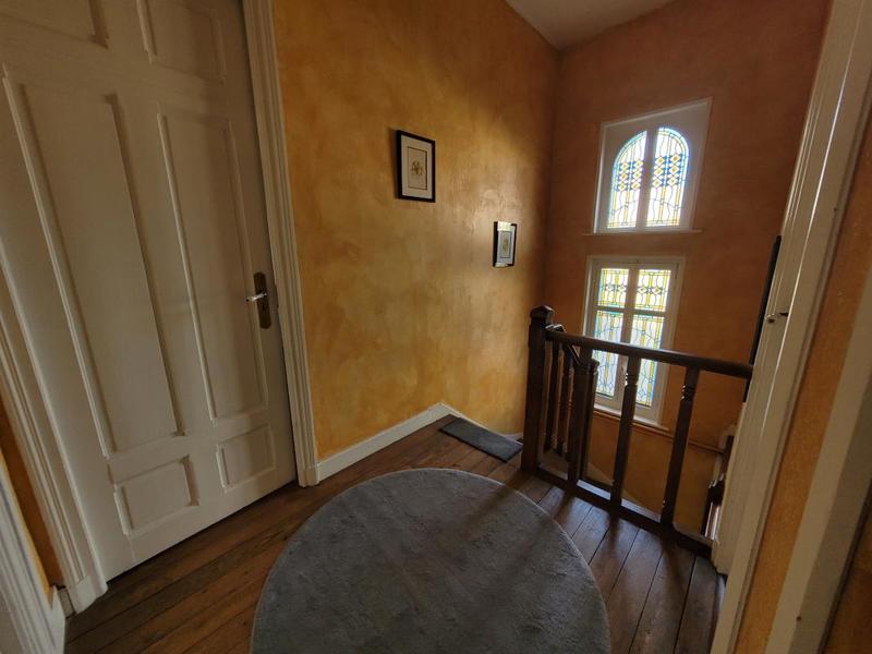 Maison - 180 m² - 8 pièces