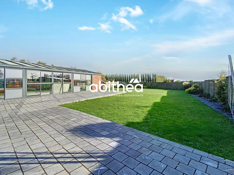 Maison - 335 m² - 9 pièces