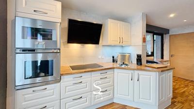 Maison - 180 m² - 7 pièces