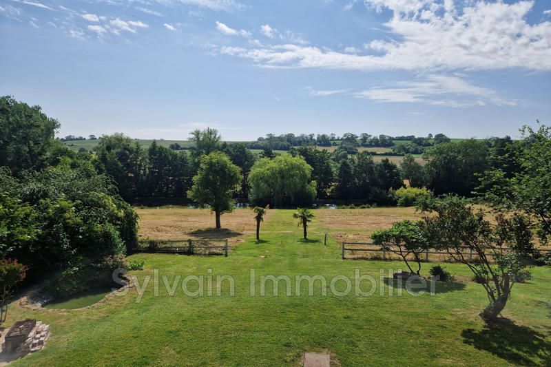 Maison - 216 m² - 6 pièces