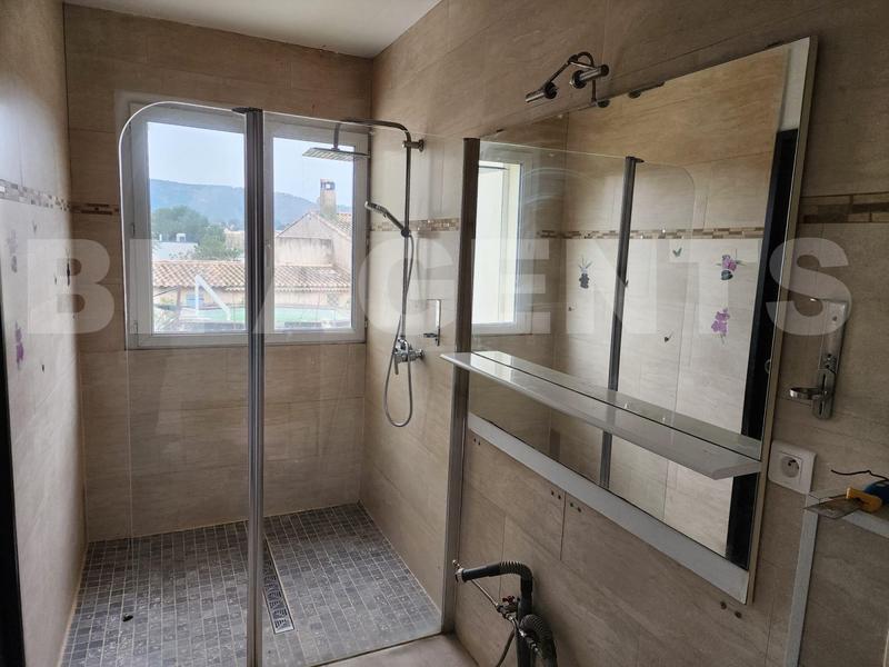 Maison - 122 m² - 6 pièces