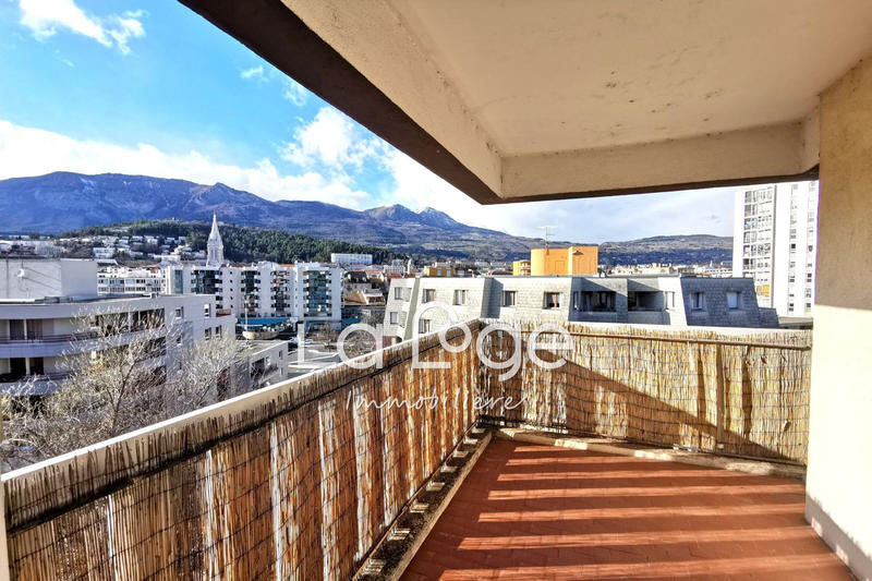 Appartement - 108 m² - 5 pièces