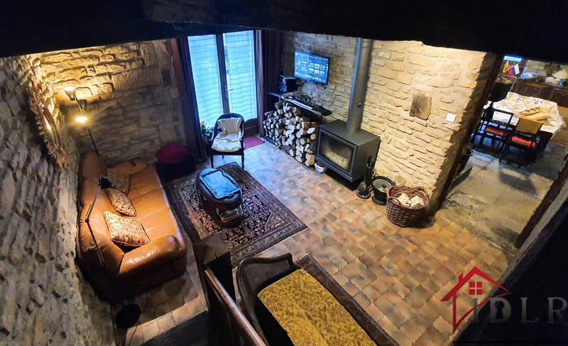 Maison - 240 m² - 9 pièces