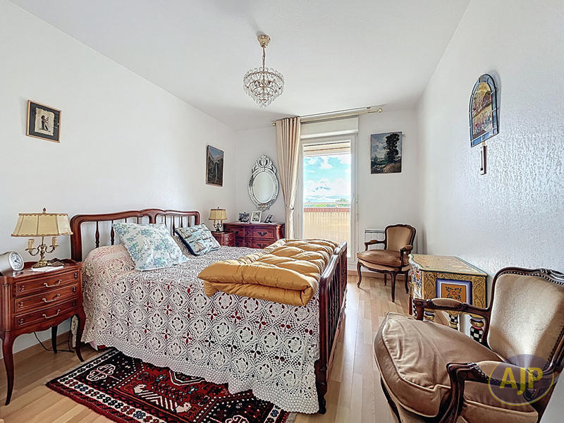 Appartement - 84 m² - 4 pièces