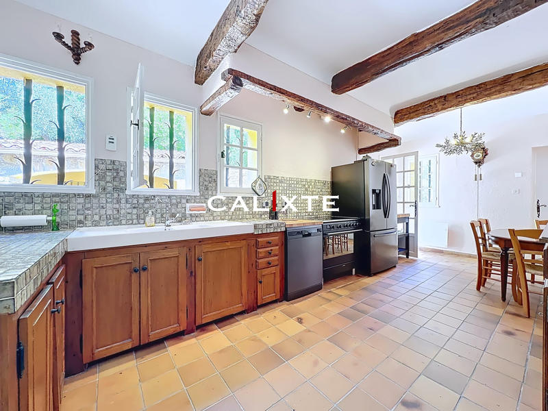 Villa - 270 m² - 8 pièces