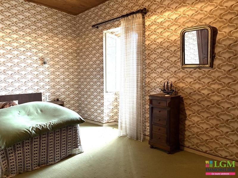 Maison - 260 m² - 6 pièces