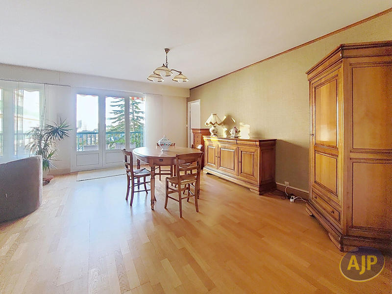 Appartement - 76 m² - 4 pièces