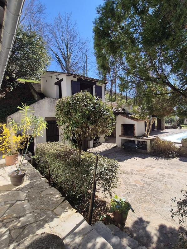 Maison - 195 m² - 5 pièces