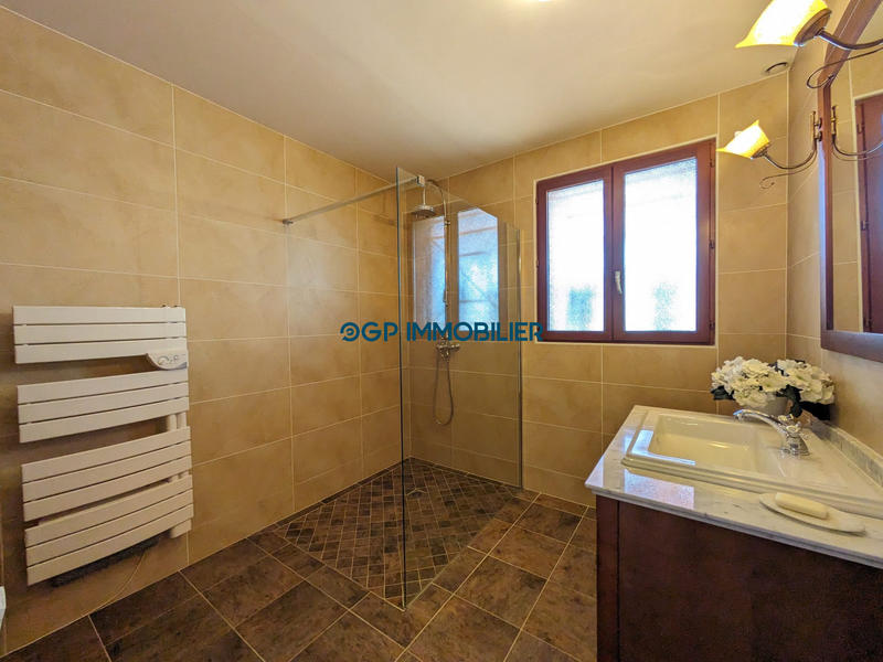 Maison - 340 m² - 8 pièces