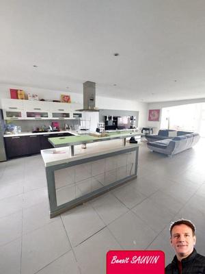 Maison - 159 m² - 5 pièces