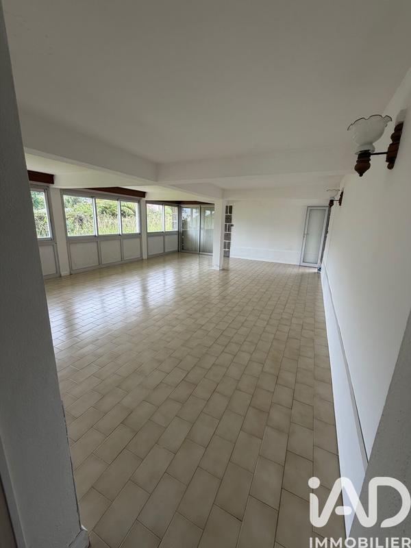 Maison - 250 m² - 10 pièces