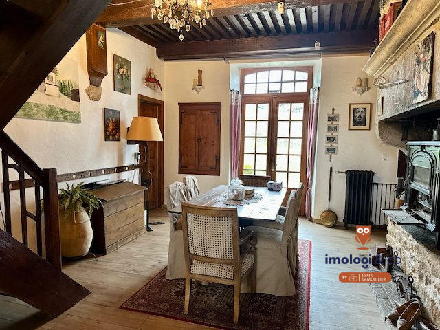 Maison ancienne - 196 m² - 7 pièces