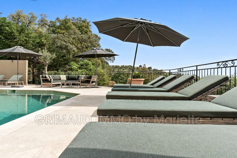 Villa - 300 m² - 6 pièces