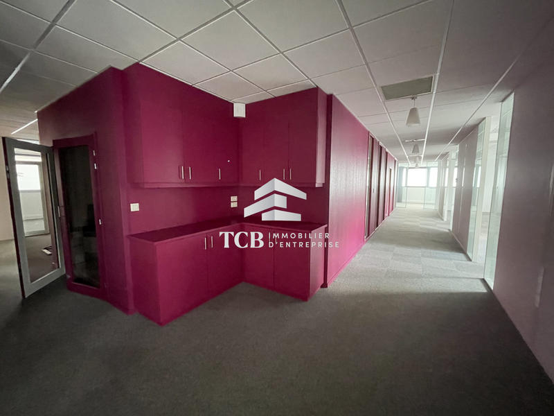 Bureau - 708 m²