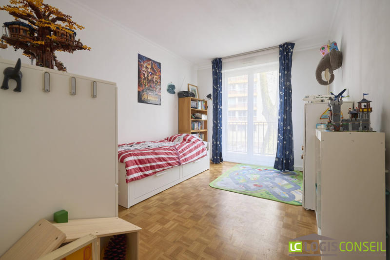 Appartement - 80 m² - 4 pièces