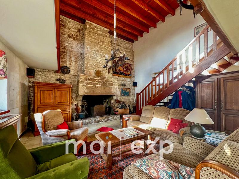 Maison ancienne - 236 m² - 8 pièces