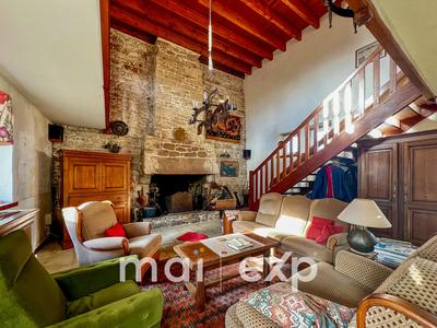 Maison ancienne - 236 m² - 8 pièces