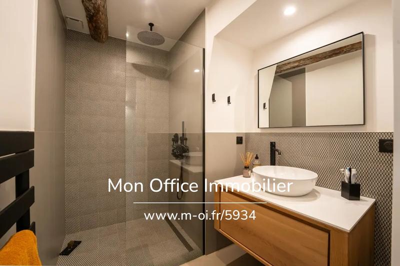 Loft - 140 m² - 4 pièces