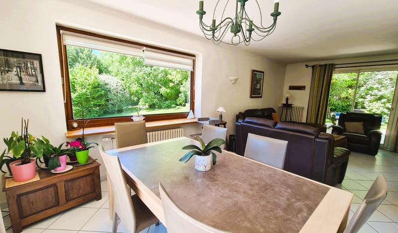 Maison traditionnelle - 188 m² - 8 pièces