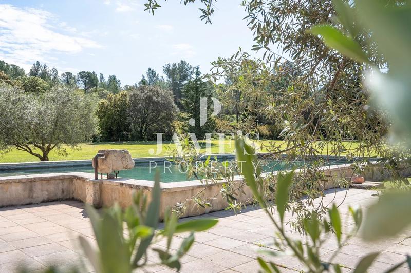 Maison - 520 m² - 14 pièces