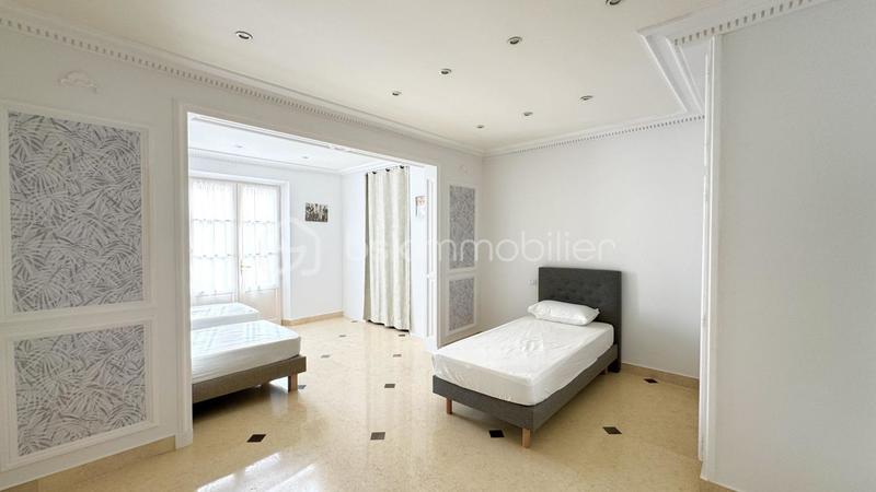 Villa - 420 m² - 11 pièces