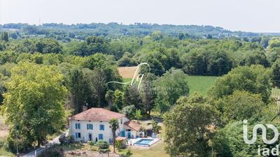 Maison - 270 m² - 13 pièces