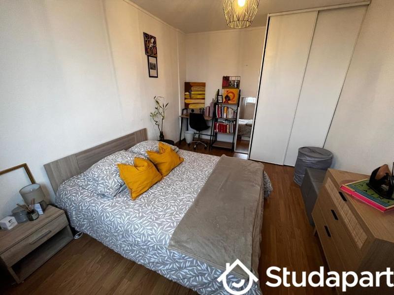 Chambre - 10 m² - 1 pièce