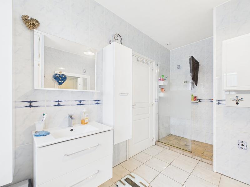 Maison - 298 m² - 11 pièces