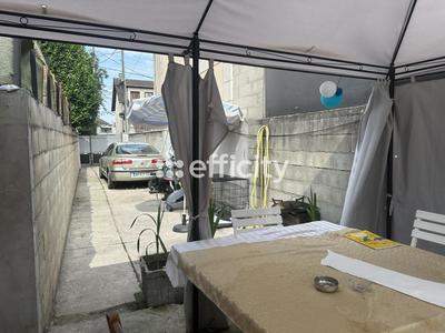 Maison - 93 m² - 5 pièces