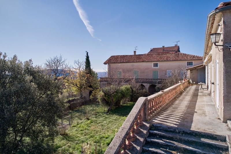 Maison - 409 m² - 13 pièces