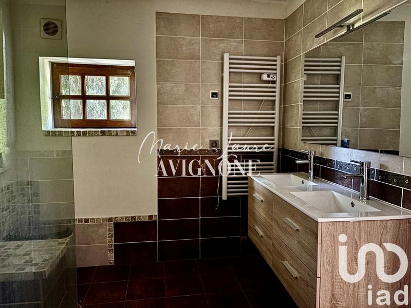 Maison - 205 m² - 9 pièces