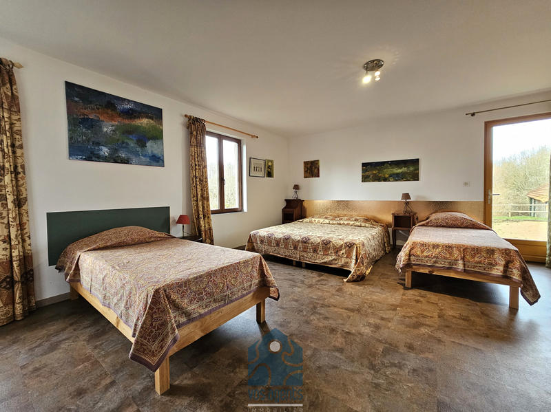 Propriété - 300 m² - 9 pièces