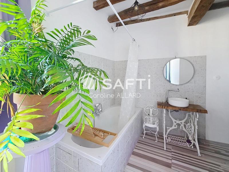 Maison - 180 m² - 5 pièces