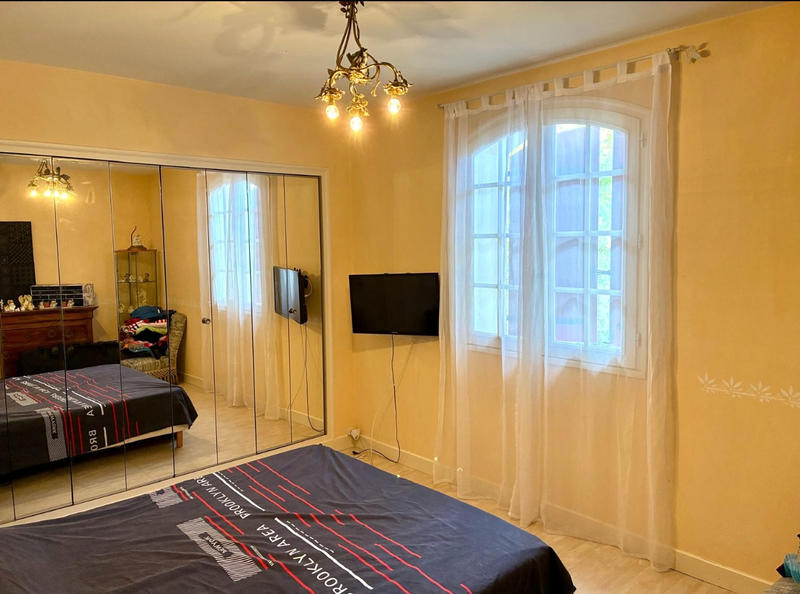Maison - 250 m² - 7 pièces