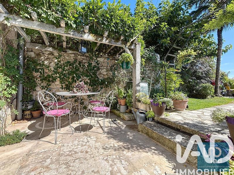 Maison - 220 m² - 10 pièces