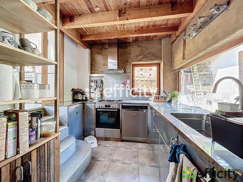 Maison - 390 m² - 12 pièces