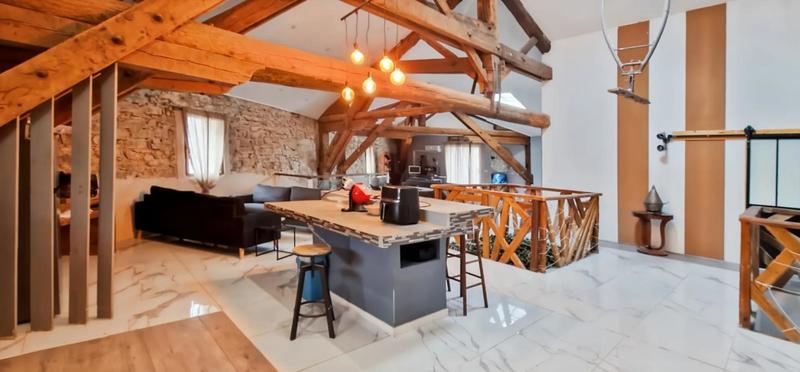 Maison en pierre - 175 m² - 4 pièces