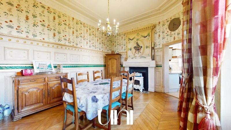 Château - 700 m² - 19 pièces