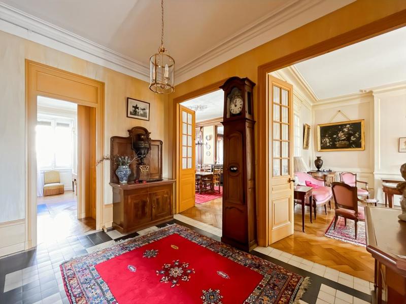 Appartement - 189 m² - 6 pièces