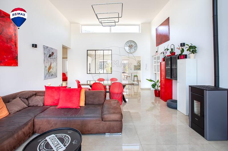 Maison - 138 m² - 5 pièces