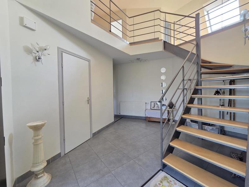 Pavillon - 220 m² - 9 pièces