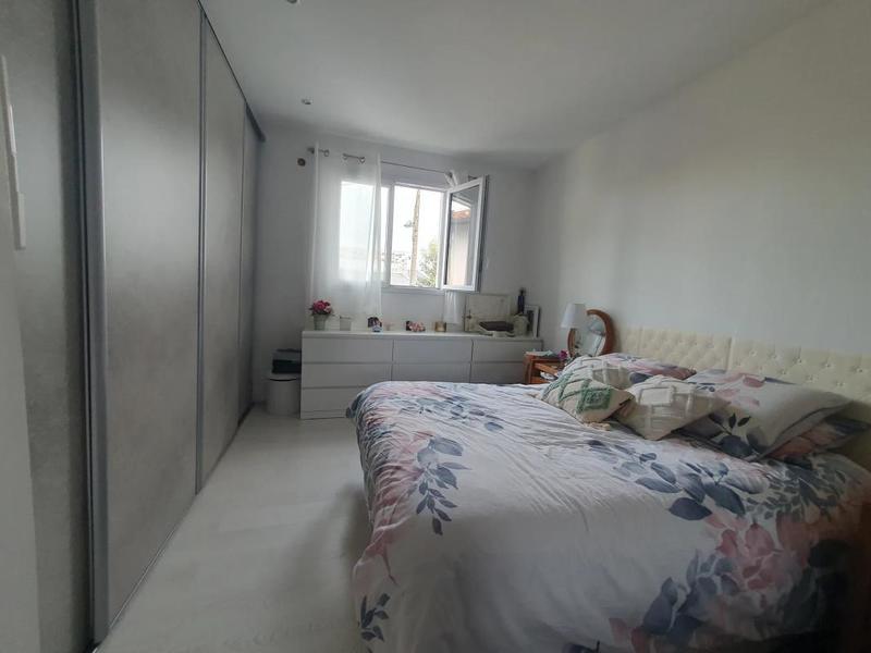 Maison - 270 m² - 10 pièces