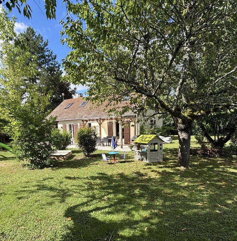 Maison - 95 m² - 5 pièces