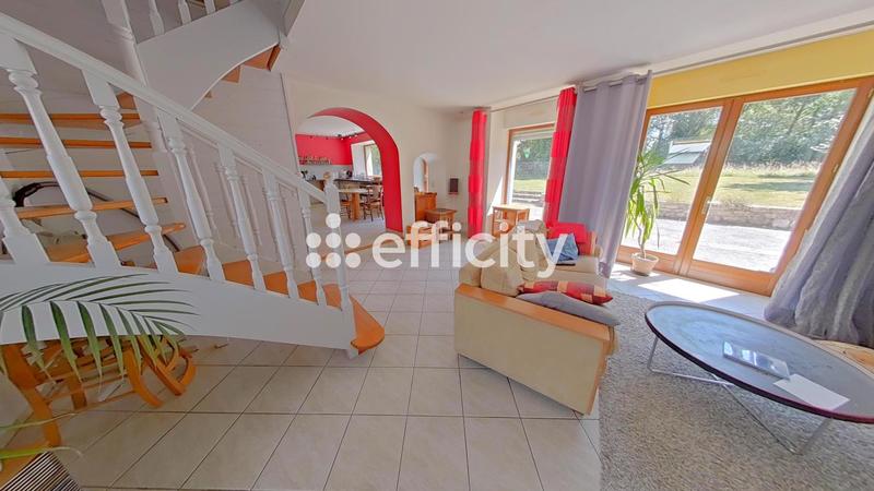 Maison - 237 m² - 7 pièces