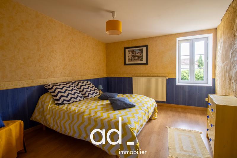 Maison - 260 m² - 9 pièces